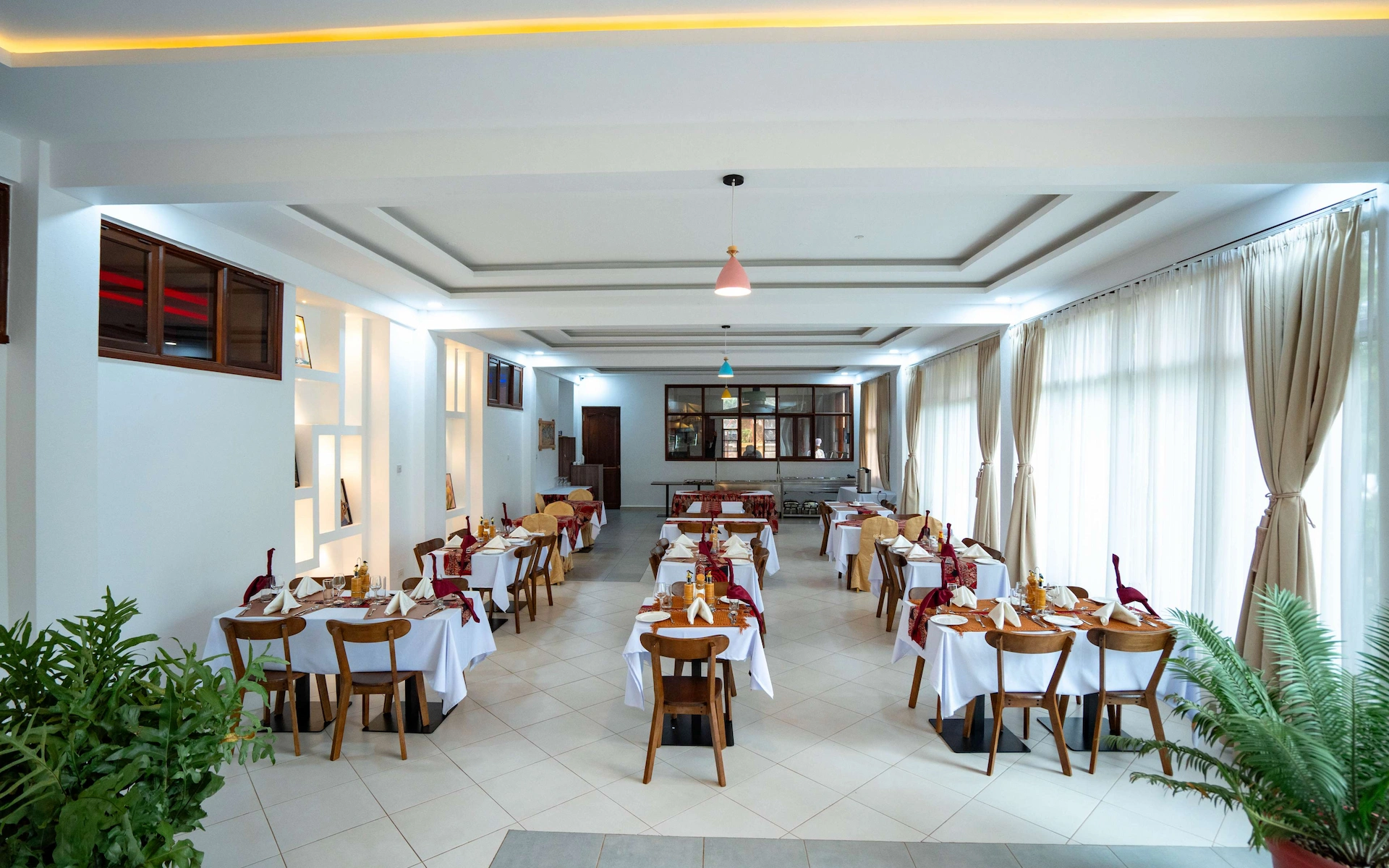 La mama Hotel
