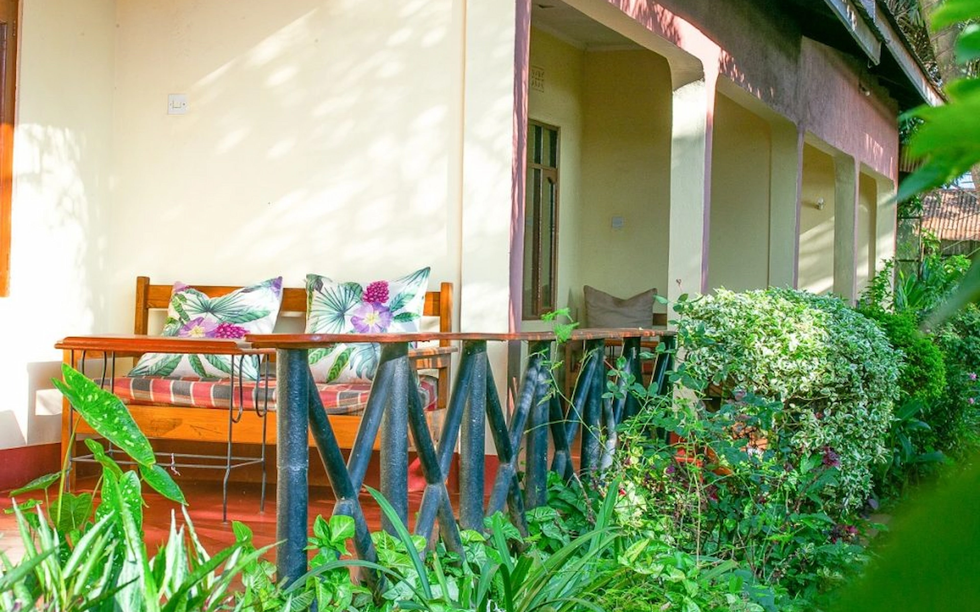 Crater Rim View Inn