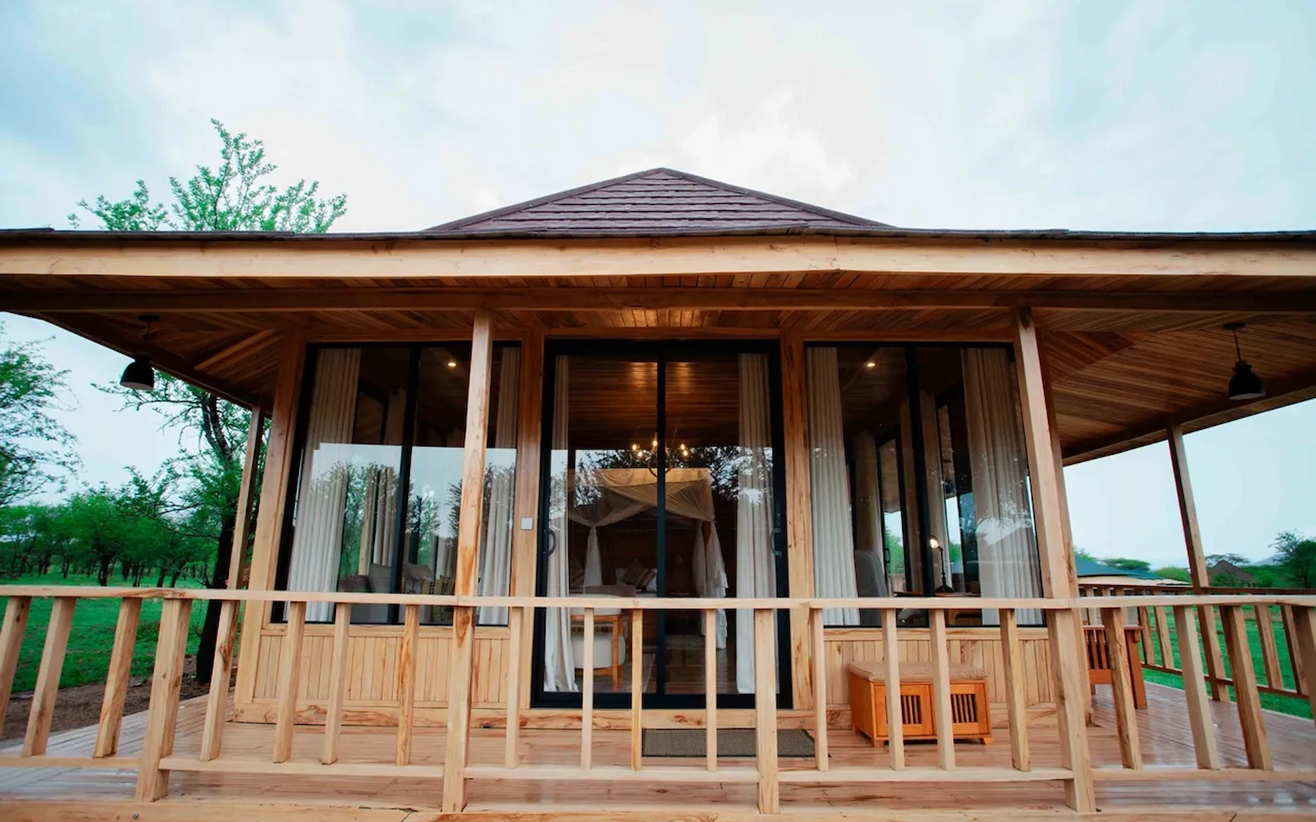 Into Wild Africa Luxury Safari Lodge