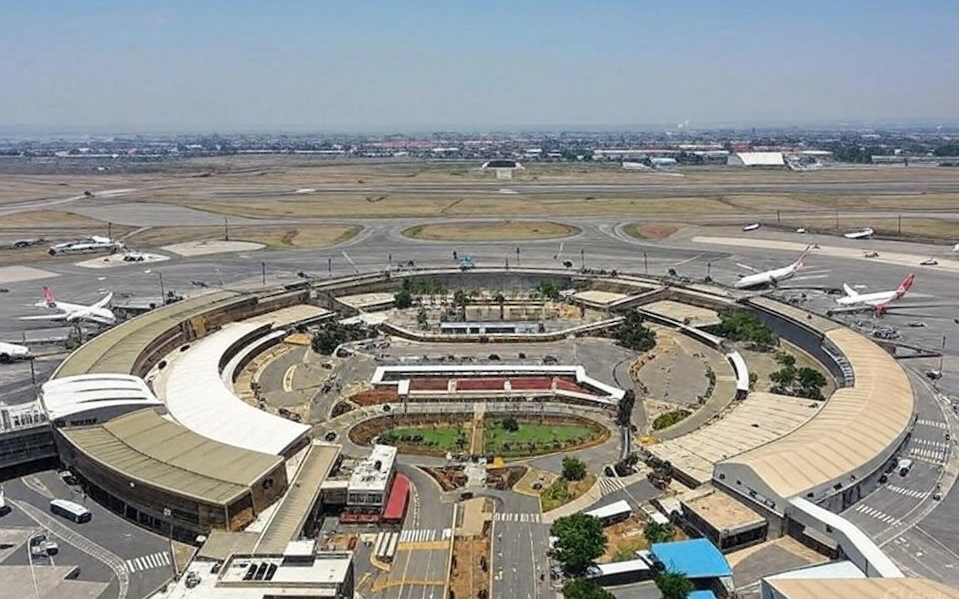 Jomo Kenyatta International Airport — photo 1
