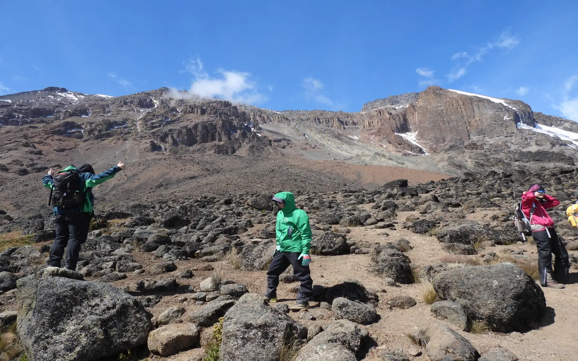 Third Cave (3,870 m) to School Hut (4,800 m)