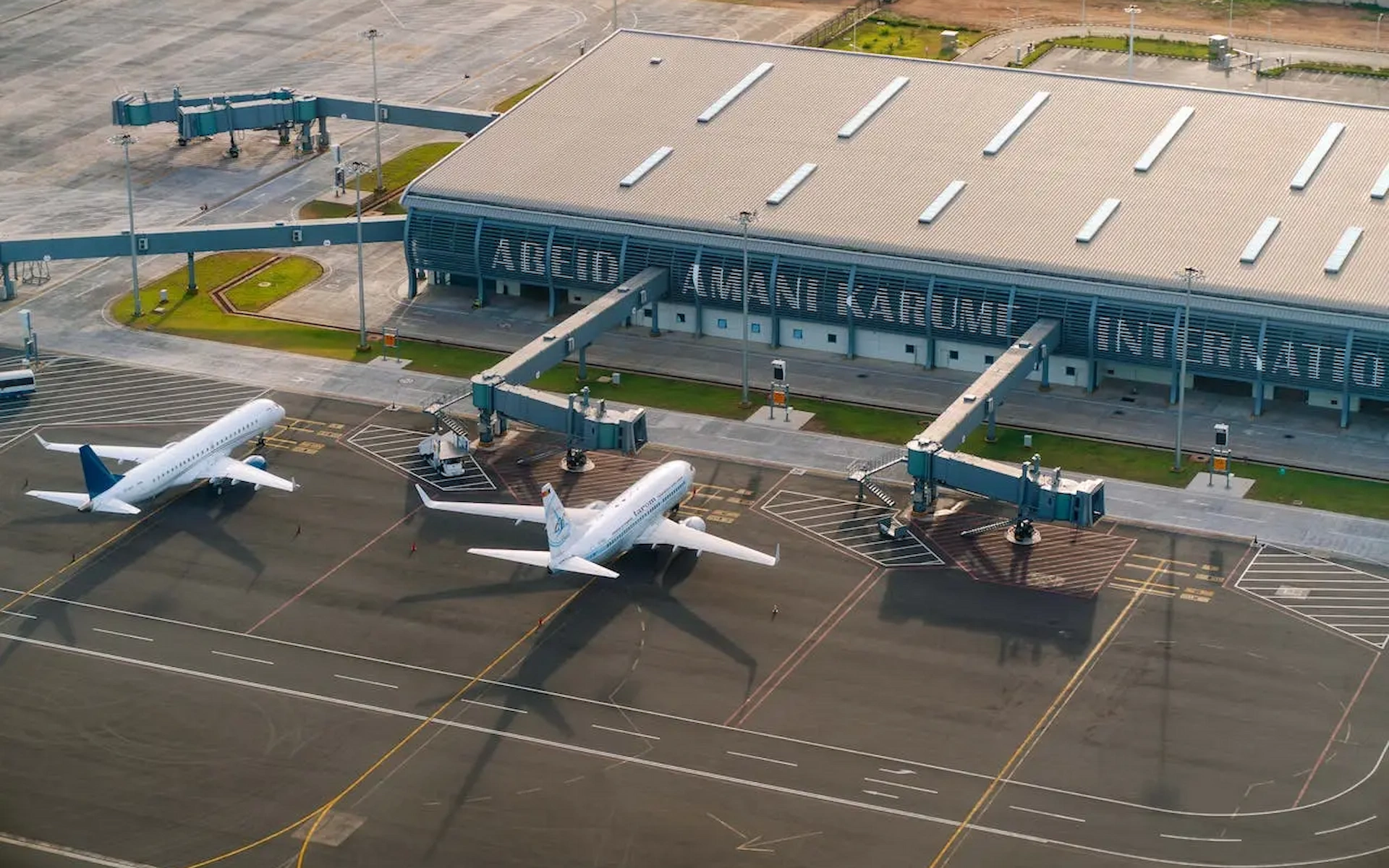  Transfer to the Airport